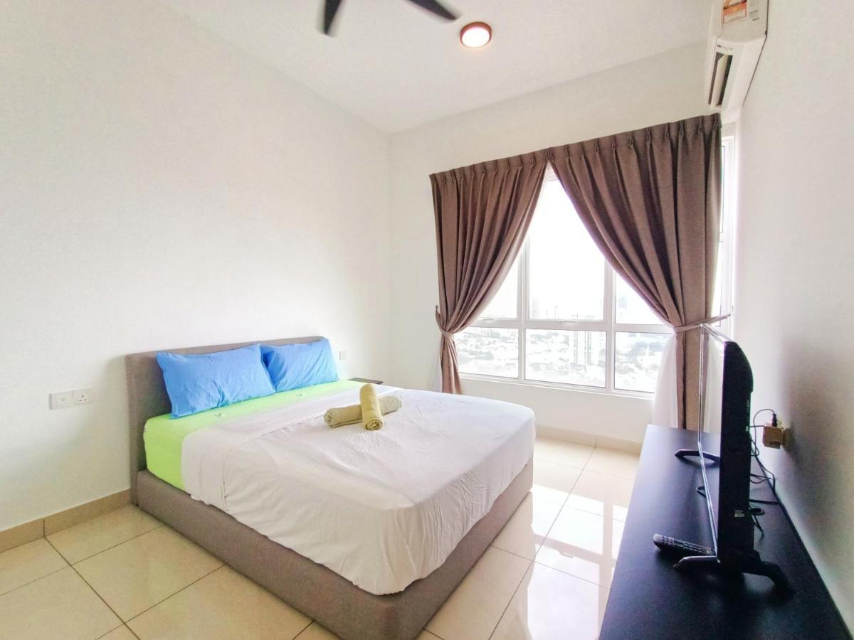 Pinnacle Tower 3 Bed 2 Bath Apartemen Johor Bahru