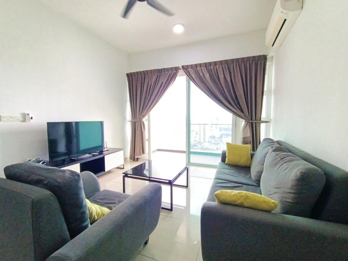 Apartemen Pinnacle Tower 3 Bed 2 Bath *
